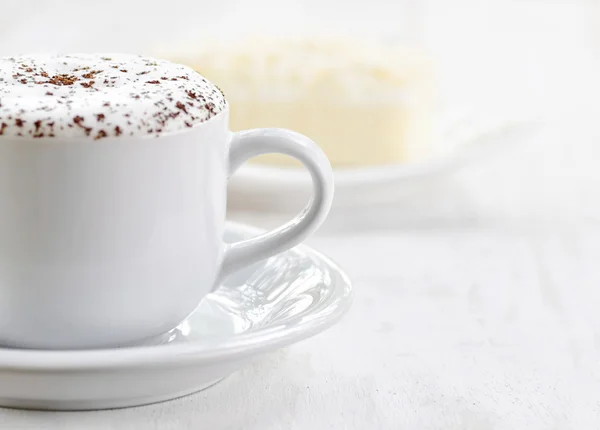 Taza de café y pastel fresco — Foto de Stock