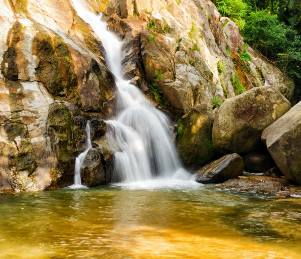 Hin lad waterfall. koh samui, Tajlandia — Zdjęcie stockowe