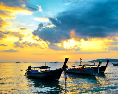 sunset beach, geleneksel Tay tekneler