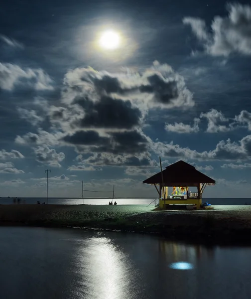 Gazebo and moon in water's reflection. Night landscape — Stock Photo, Image