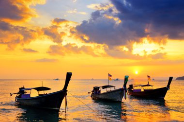 sunset beach, geleneksel Tay tekneler