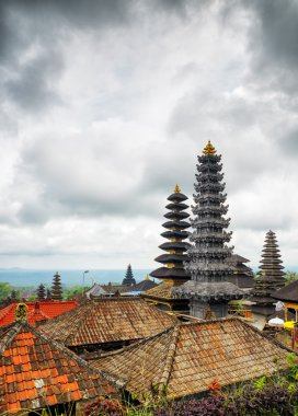 Geleneksel Bali mimarisi. pura besakih Tapınağı