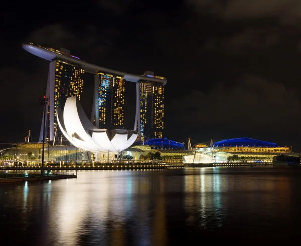Marina bay sands w finansowej dzielnicy Singapuru — Zdjęcie stockowe