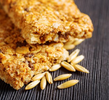 yulaf granola barlar ahşap tablo