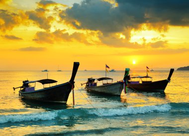 sunset beach, geleneksel Tay tekneler