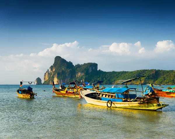 Pláž ostrova phi phi, Thajsko. — Stock fotografie