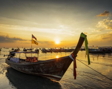 sunset beach, geleneksel Tay tekneler. ao nang, krabi il