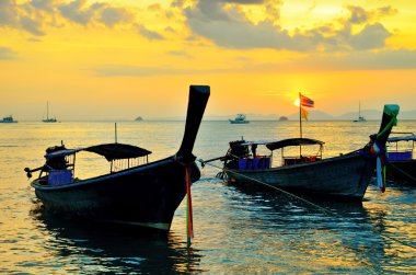sunset beach, geleneksel Tay tekneler