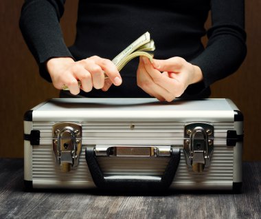 depolama ve para ve değerli eşyalarını koruma