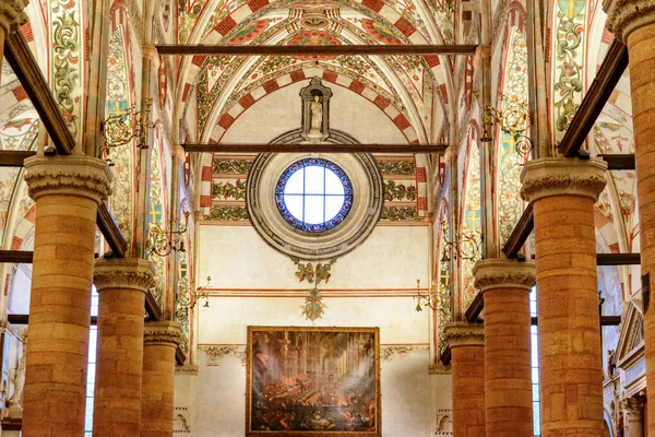 Interiér Baziliky Santa Anastasia Kostel Anastázie Veroně Itálie — Stock fotografie