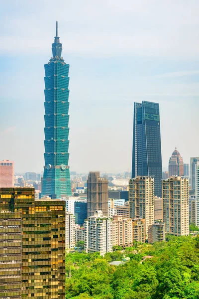 4月25 2019 台北101 台北世界金融センター や山の上からダウンタウンの他の高層ビルの素晴らしい景色 塔は台湾のランドマークです 景勝地 — ストック写真