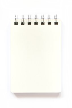 Beyaz arkaplanda boş bir defter