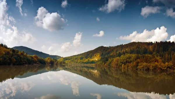 Lago — Foto de Stock