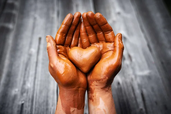 Coeur Fait Argile Potiers Dans Les Mains Maître Potier Concept — Photo