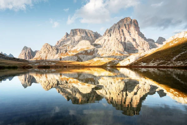 Eau Claire Lac Alpin Piani Dans Parc National Tre Cime — Photo