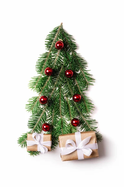 Albero Natale Decorato Creato Ramoscelli Abete Con Palline Natale Rosse — Foto Stock