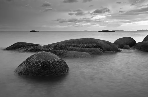 Playa y rocas — Foto de Stock