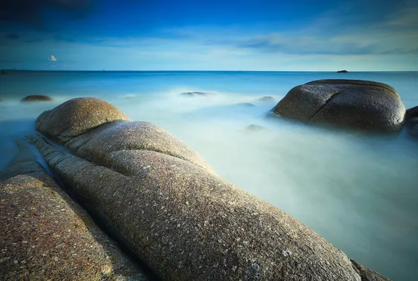 Uzun süre deniz ve kayalara maruz kalmış. — Stok fotoğraf