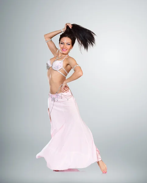 Beautiful belly dancer woman — Stock Photo, Image