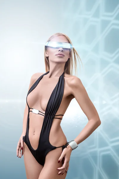 Junge Mode futuristische Frau — Stockfoto