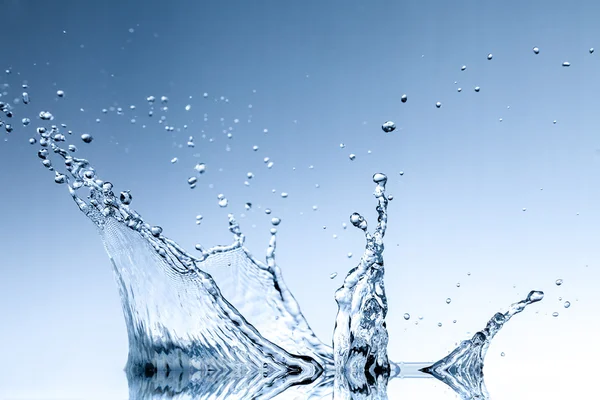 青い水の波の抽象的な背景 — ストック写真