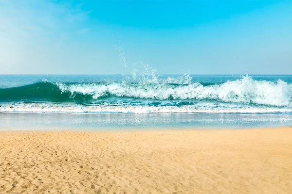 熱帯の海のビーチ — ストック写真