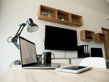 Modern ofisin içinde hiç insan yok..