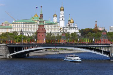 Moskova Nehri ve kremlin.