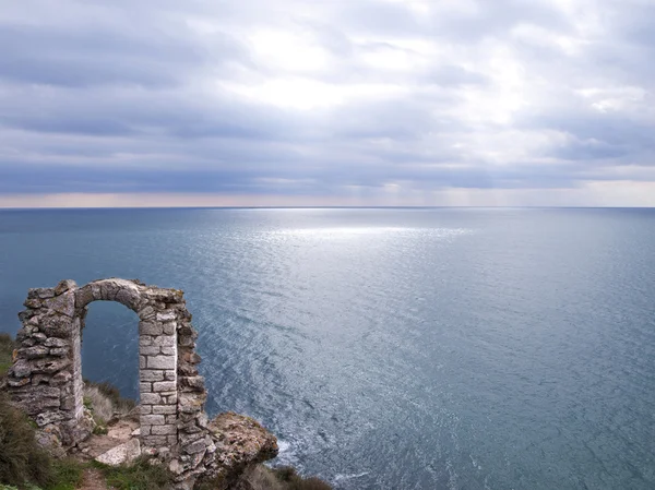 Mar y ruinas — Foto de Stock