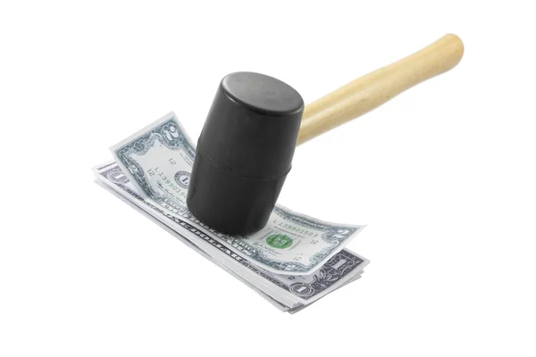 Zwarte kop hit op contant geld focus op rubber hamer. — Stockfoto