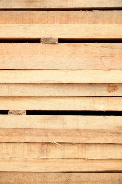 Kereste yığınına açık marangozluk için.