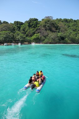 Kauçuk tekne kafamda bazı Adası turizm.
