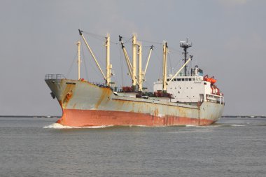 Eski gemi için içeren ürün geniş nehir.