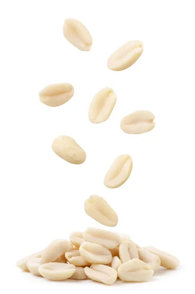 Amendoins Levitando Cai Monte Close Fundo Branco Isolados — Fotografia de Stock