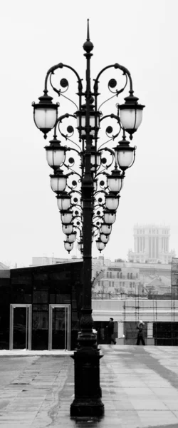 Moskwa, most patriarshy, lampy uliczne — Zdjęcie stockowe