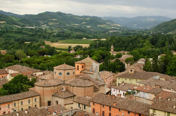 Der Blick Auf Die Von Den Hügeln Umgebene Stadt Brisighella — Stockfoto