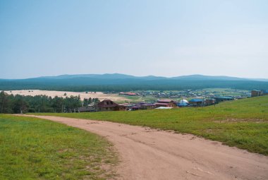 Baykal Gölü, Rusya 'nın güneyinde yer alan bir yarık gölüdür. Dünyadaki en büyük tatlı su gölü. Dünyanın Doğal Mucizesi.