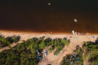 Baykal Gölü 'nün tam üstünde Rusya Baykal Gölü' nün güney Sibirya 'da yer alan bir yarık gölüdür. Dronlar Göz Görünümü.