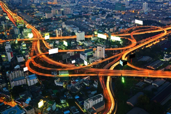 Bangkok şehir gece görünümü