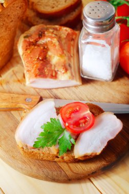 domuz yağı ile ekmek