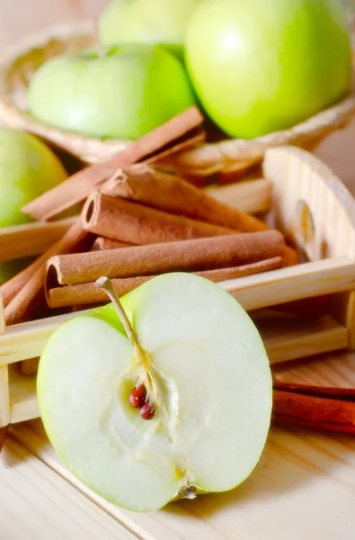 Manzana y canela —  Fotos de Stock