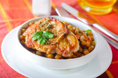 fırında etli nohut