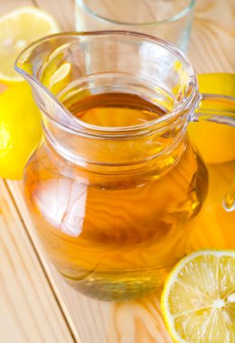 şeftali ve meyve suyu