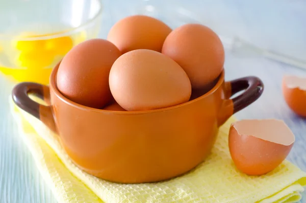 Raw eggs — Stock Photo, Image