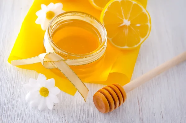 Мед и лимон — стоковое фото