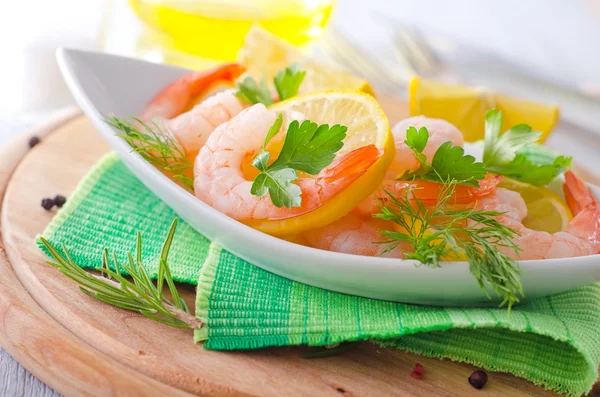 Ensalada con camarones — Foto de Stock