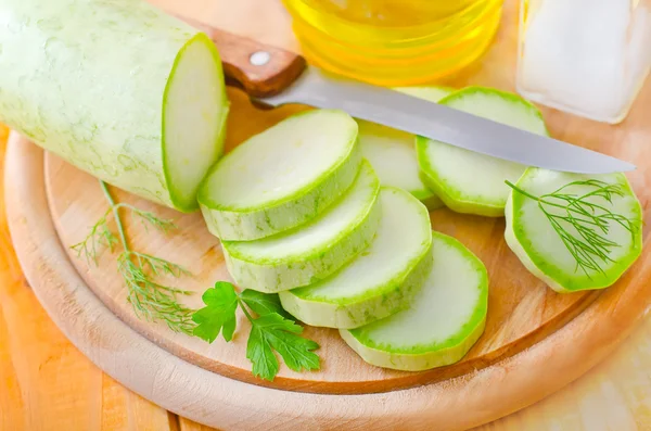 Rå zucchini — Stockfoto