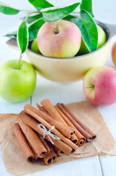 Manzana y canela — Foto de Stock