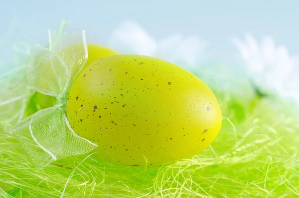 Húsvéti tojás szalaggal — Stock Fotó