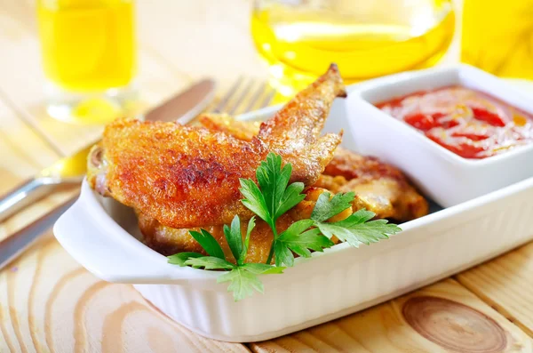 Pollo con salsa de tomate — Foto de Stock